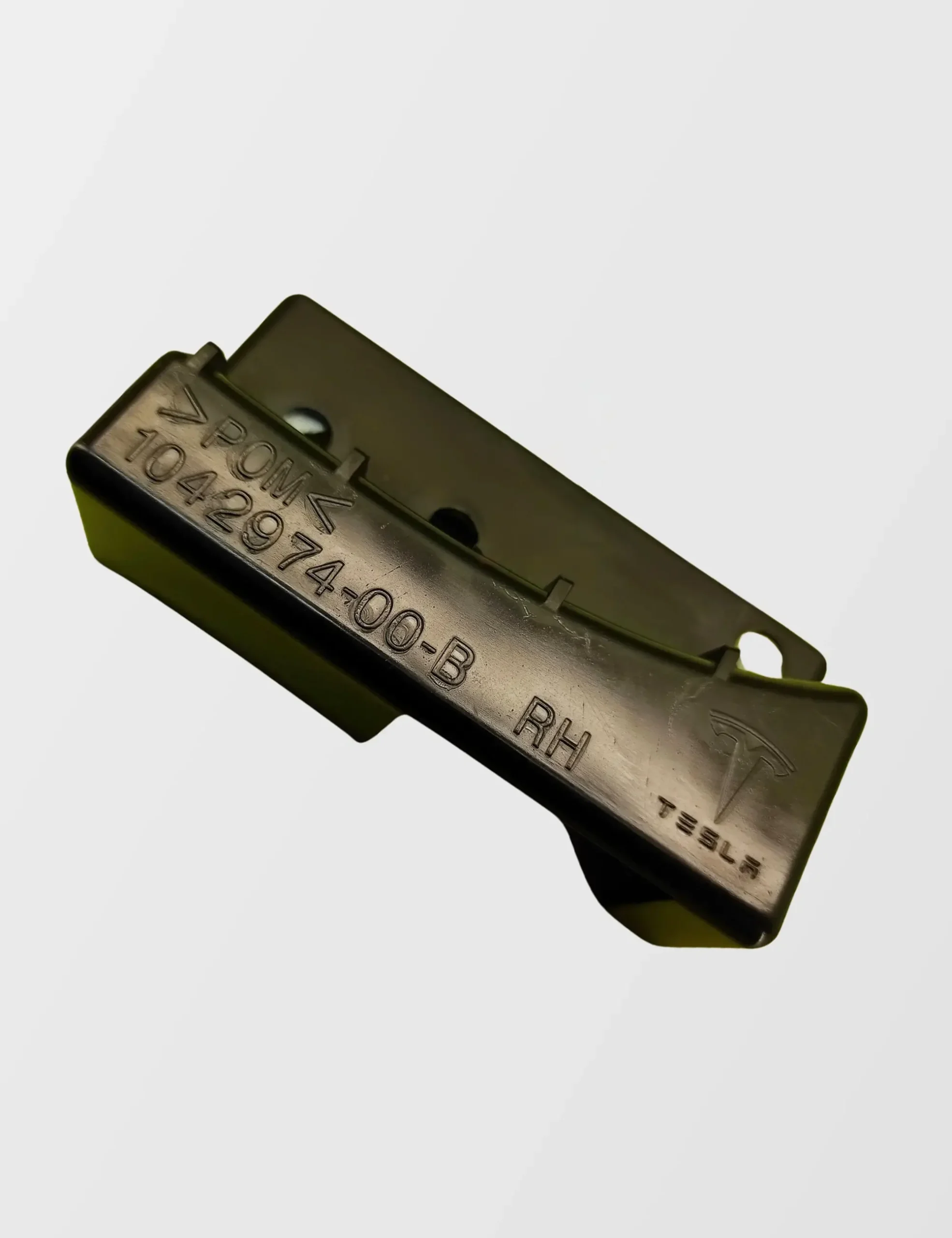 MS Achterbumper beugel 1042974-00-A, 1042974-00-B HANGER BRKT RIGHT HAND, REAR FASCIA