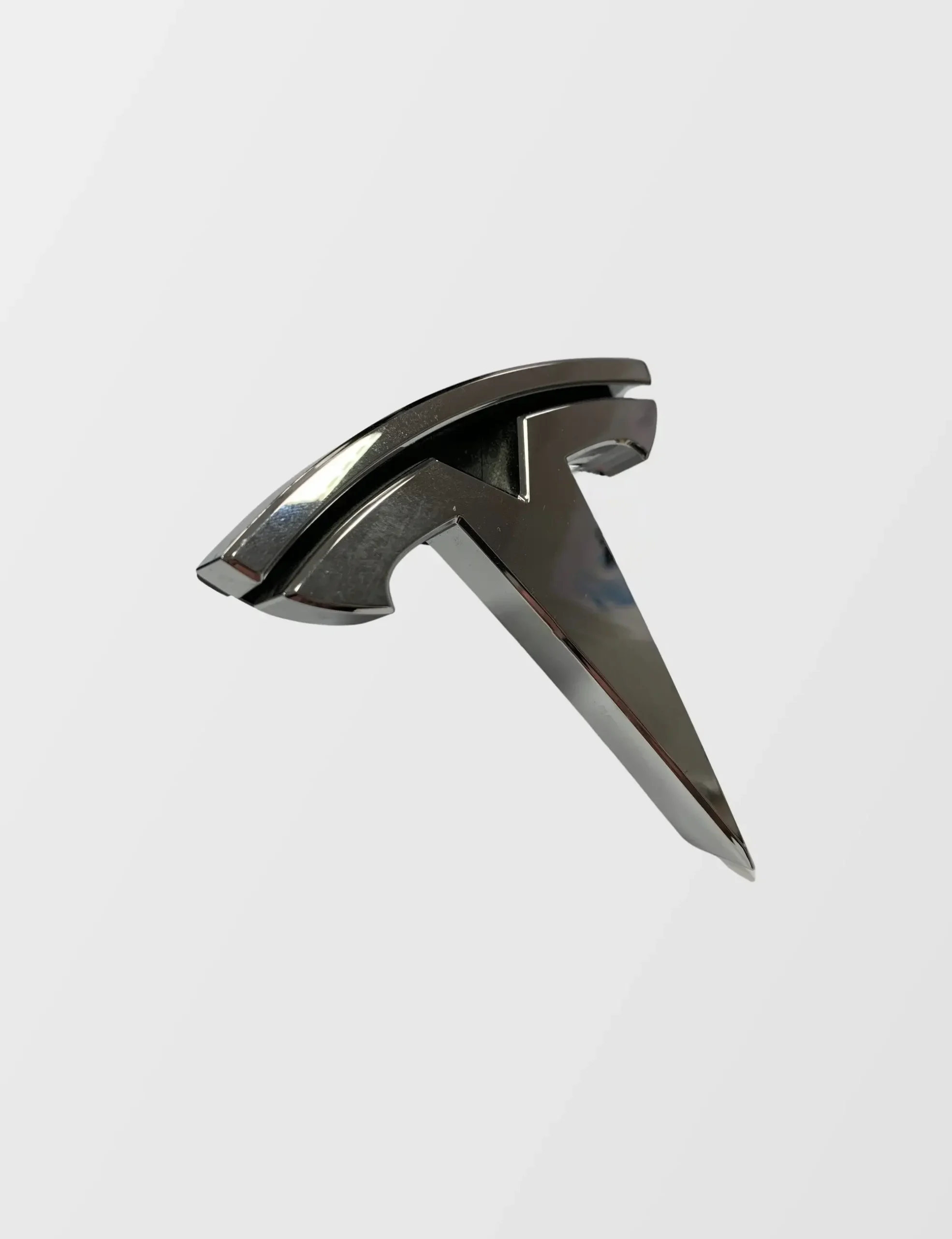 MS Embleem 1017442-00-B, 1056386-00-F, TESLA BADGE -T-FRONT