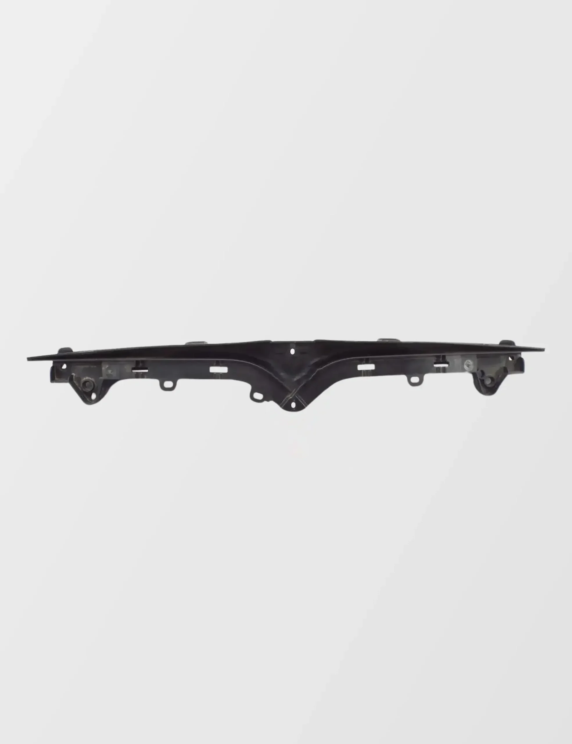 MS Voorbumper grille 1062472-00-E, 1062472-00-F T BADGE SUPPORT